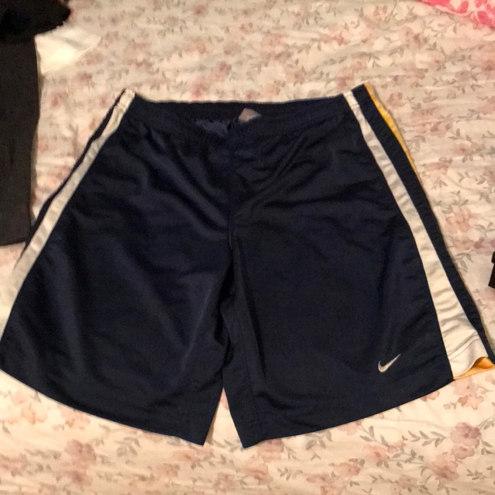 Nike bastketball shorts